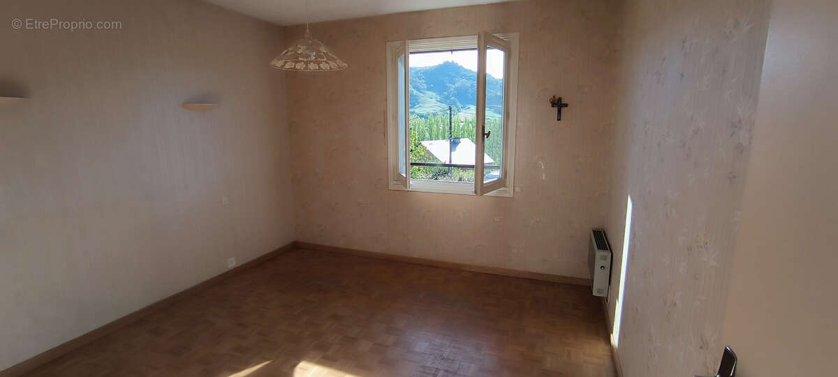 Maison à CLAIRVAUX-D&#039;AVEYRON