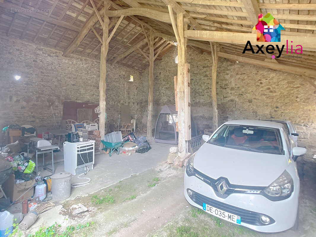 Maison à LA TUILIERE