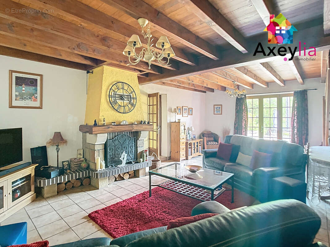 Maison à LA TUILIERE