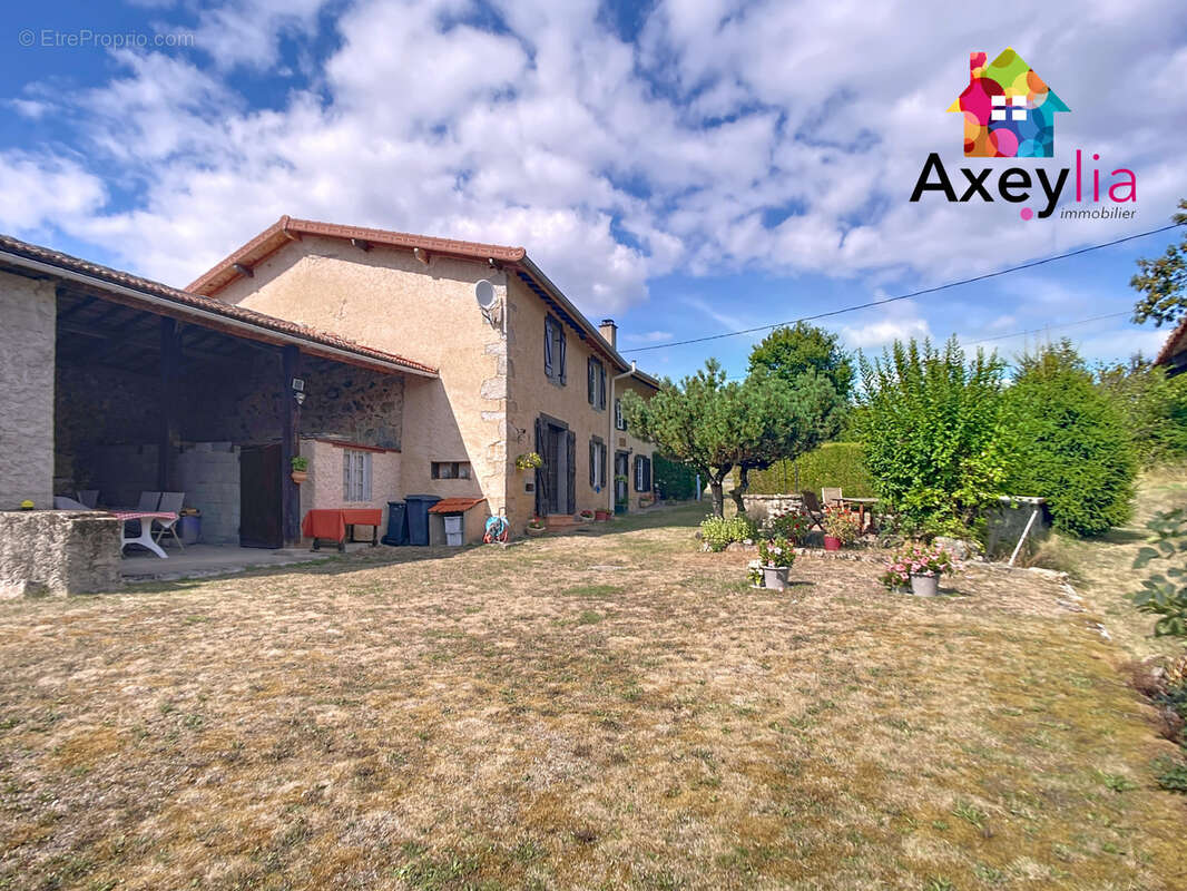 Maison à LA TUILIERE