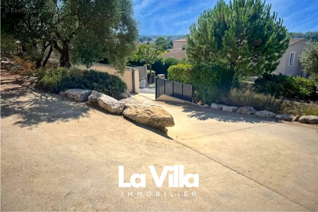 Maison à BELLEGARDE