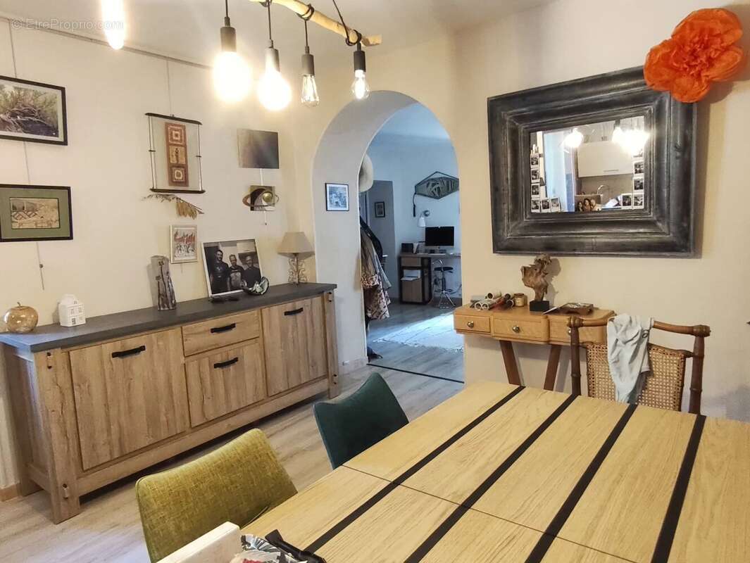 Maison à SAINT-GEOIRE-EN-VALDAINE