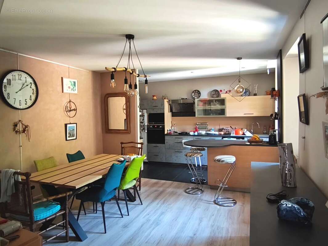 Maison à SAINT-GEOIRE-EN-VALDAINE