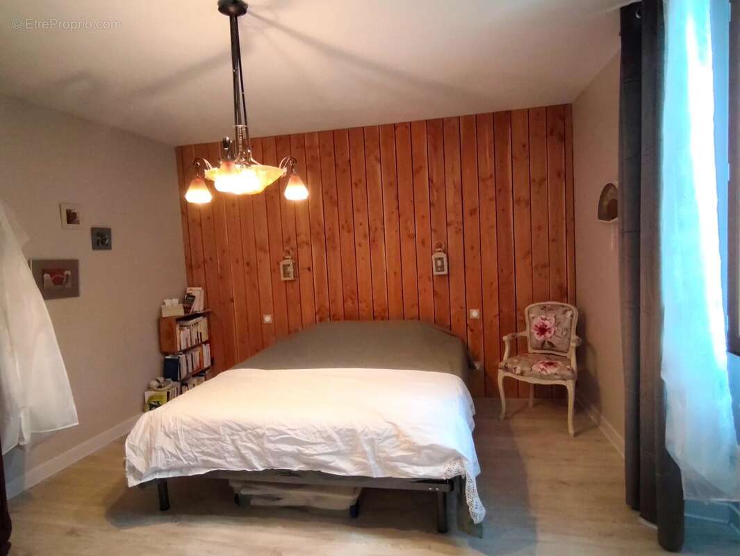 Maison à SAINT-GEOIRE-EN-VALDAINE