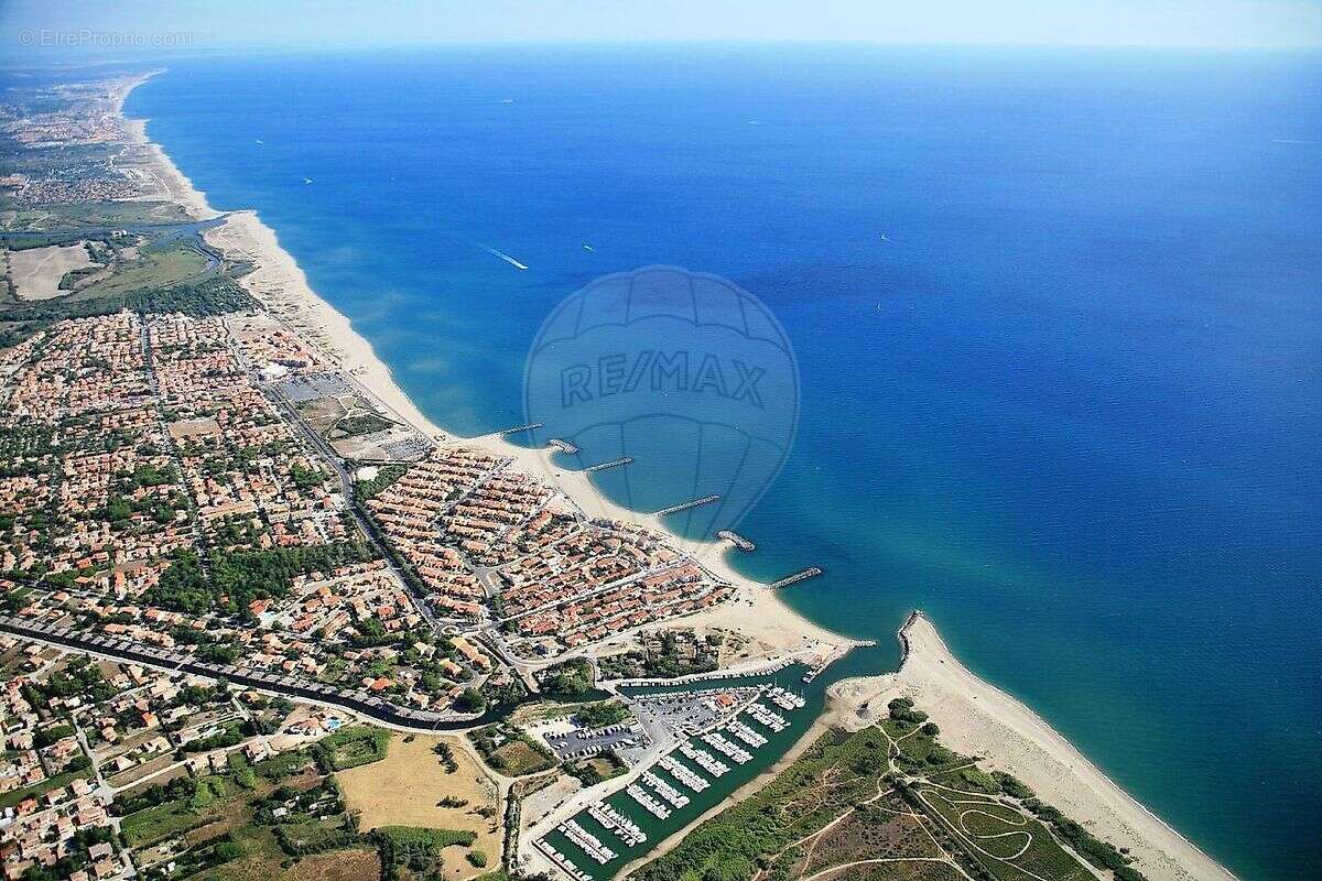 Commerce à SAINTE-MARIE