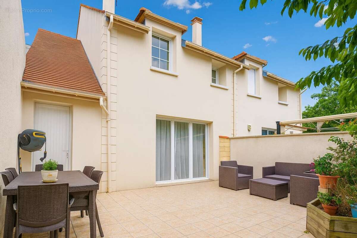 Maison à TOURNAN-EN-BRIE