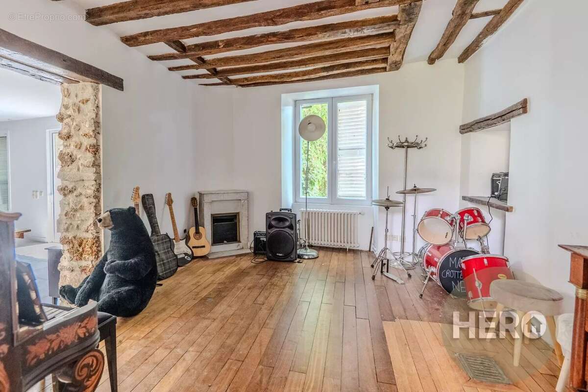 Maison à MONTFORT-L&#039;AMAURY