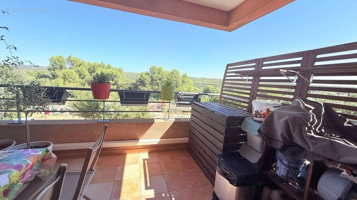 Appartement à POURCIEUX