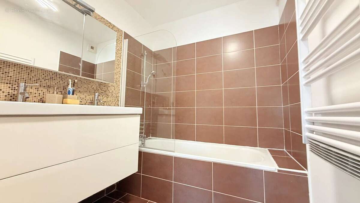 Appartement à POURCIEUX