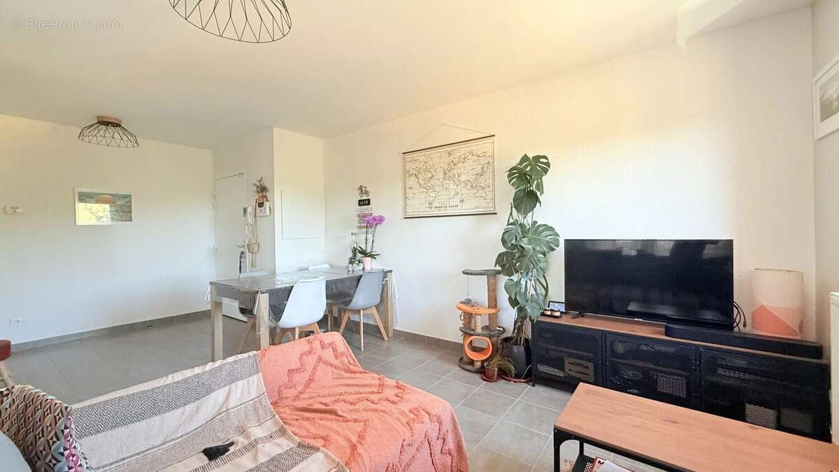 Appartement à POURCIEUX