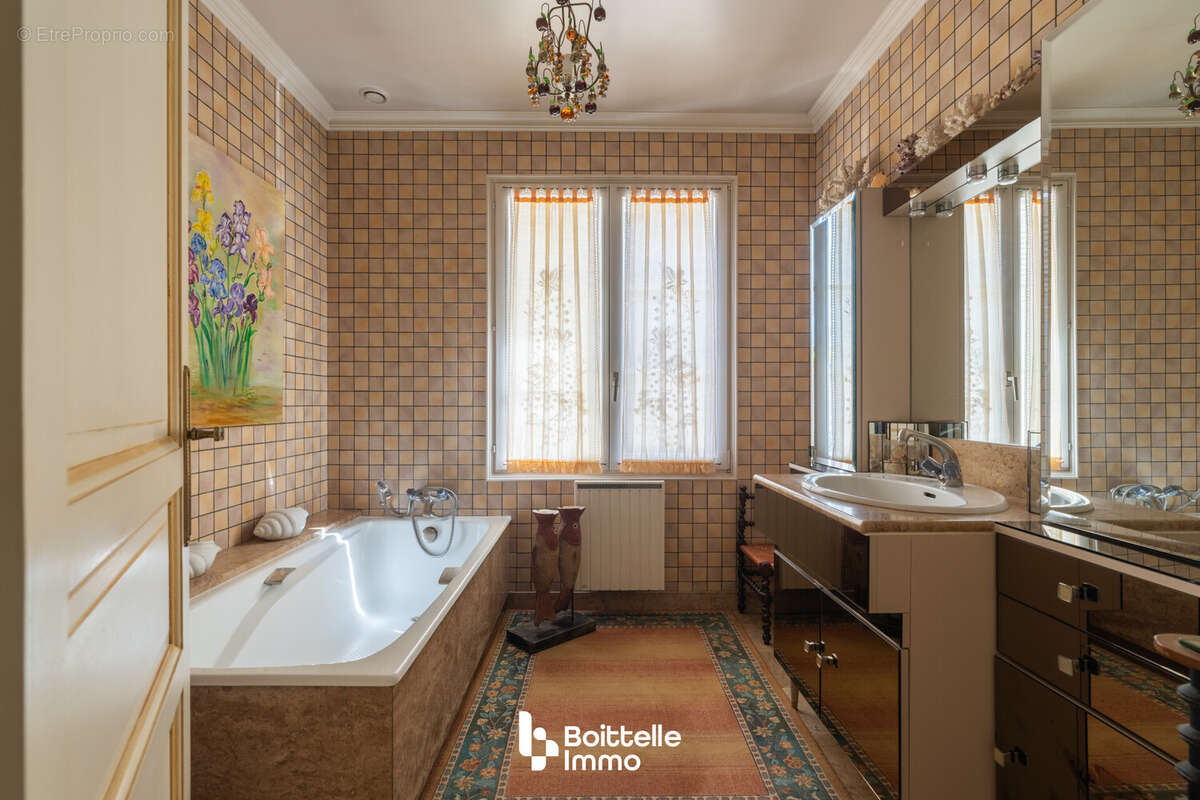 Maison à BOURRON-MARLOTTE