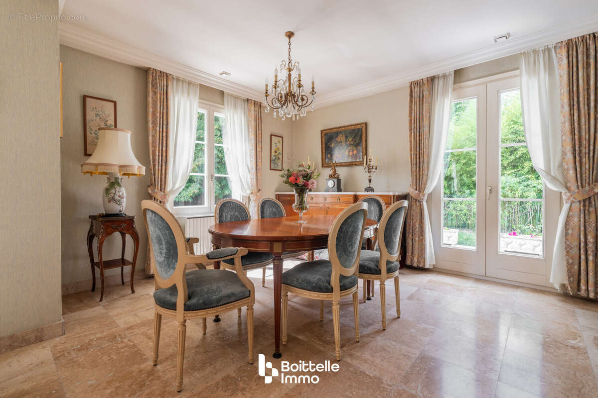 Maison à BOURRON-MARLOTTE