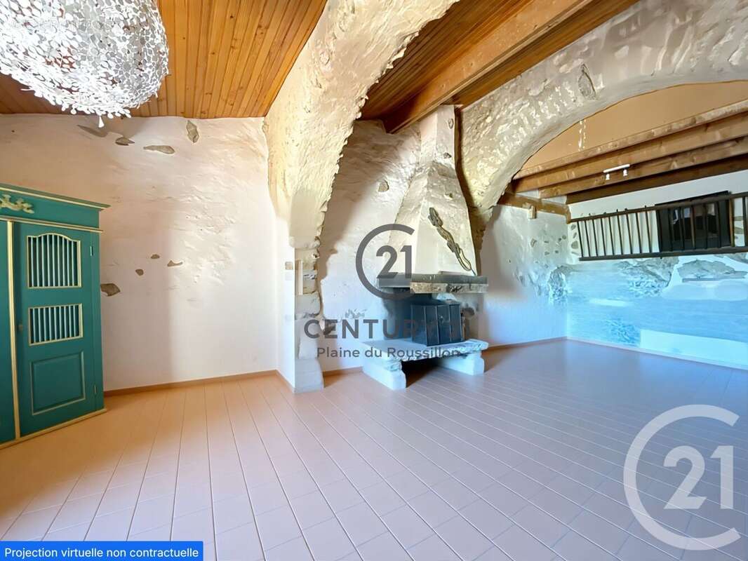 Maison à OPOUL-PERILLOS