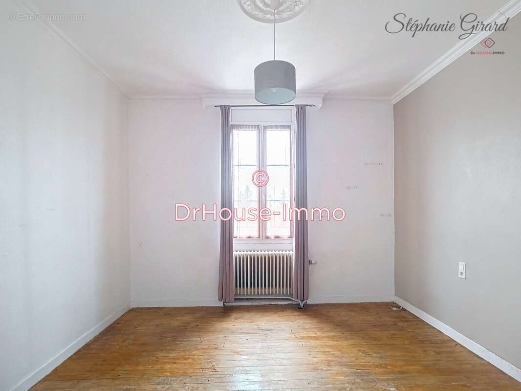 Maison à NEUVILLE-AUX-BOIS