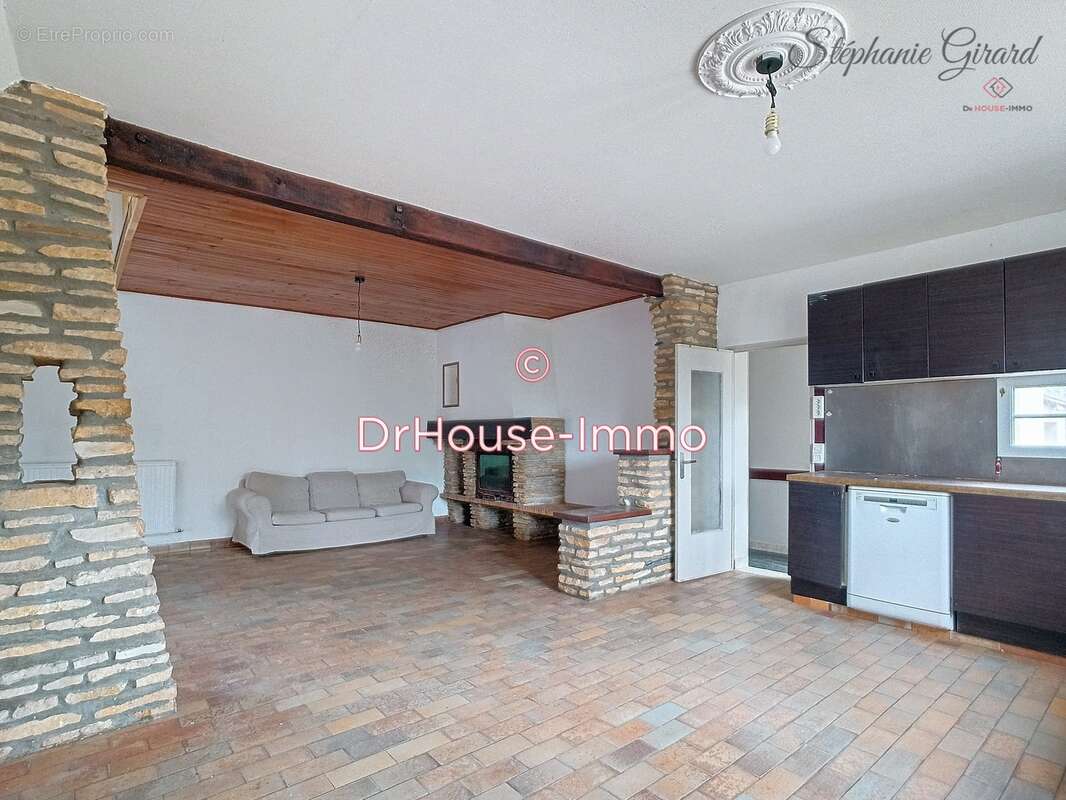 Maison à NEUVILLE-AUX-BOIS