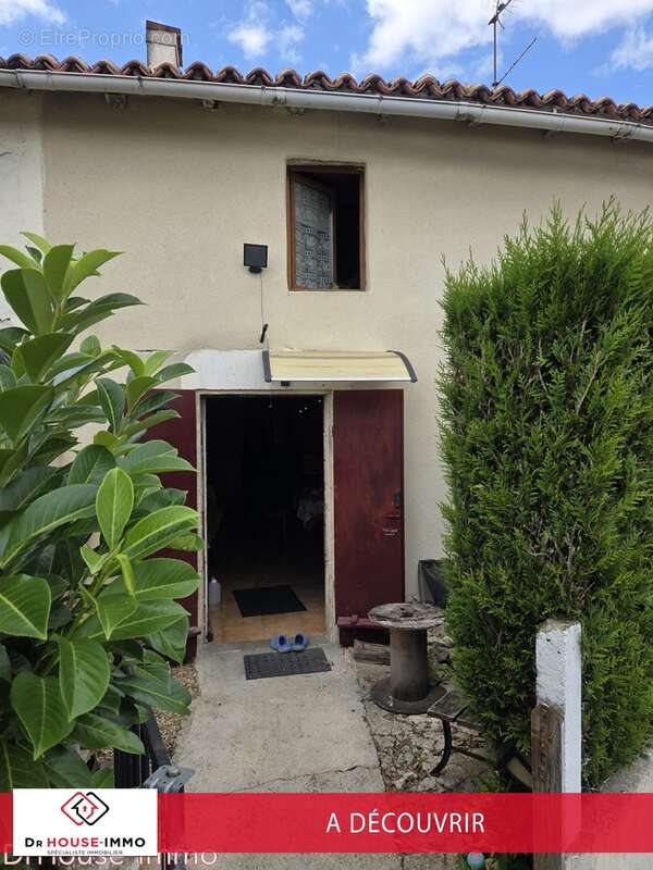 Maison à SAINT-JEAN-D&#039;ANGELY