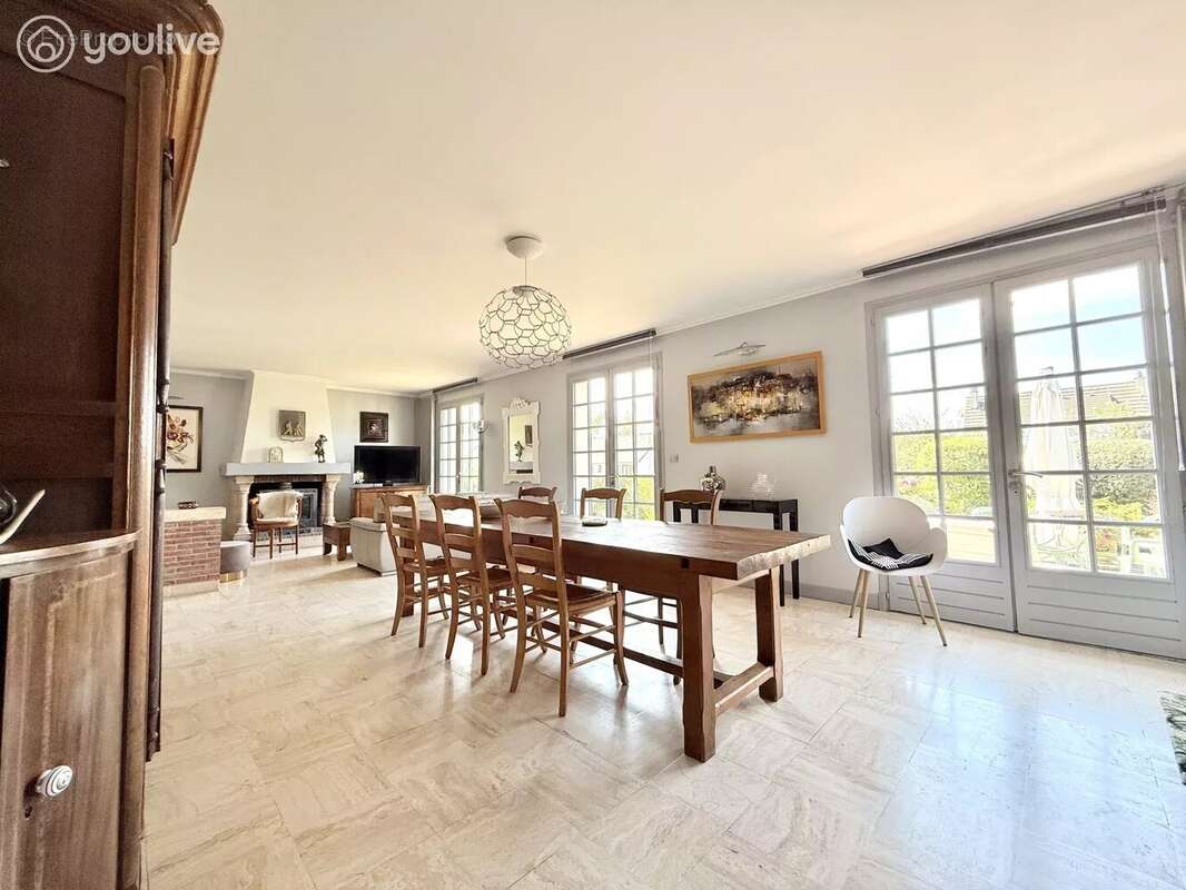 Maison à ANGERVILLE-LA-MARTEL