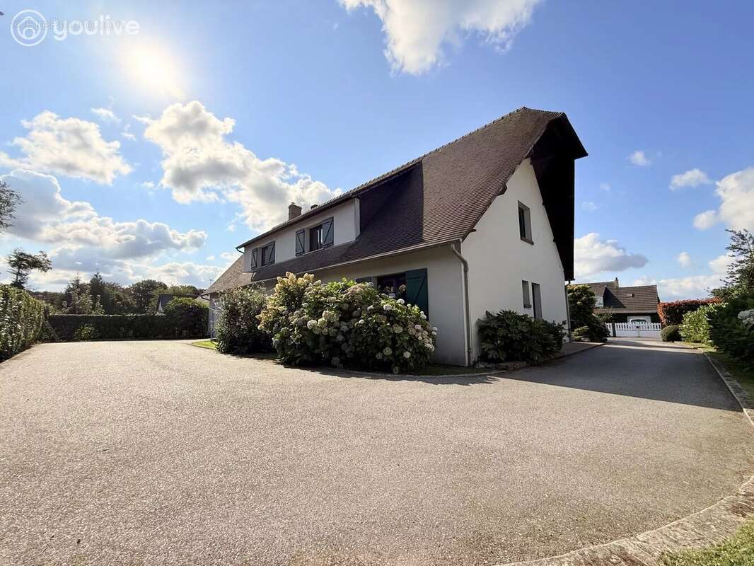 Maison à ANGERVILLE-LA-MARTEL