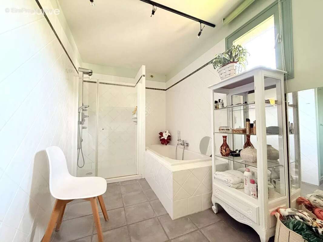 Maison à ANGERVILLE-LA-MARTEL