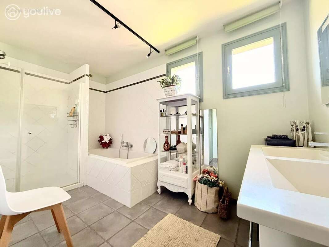 Maison à ANGERVILLE-LA-MARTEL