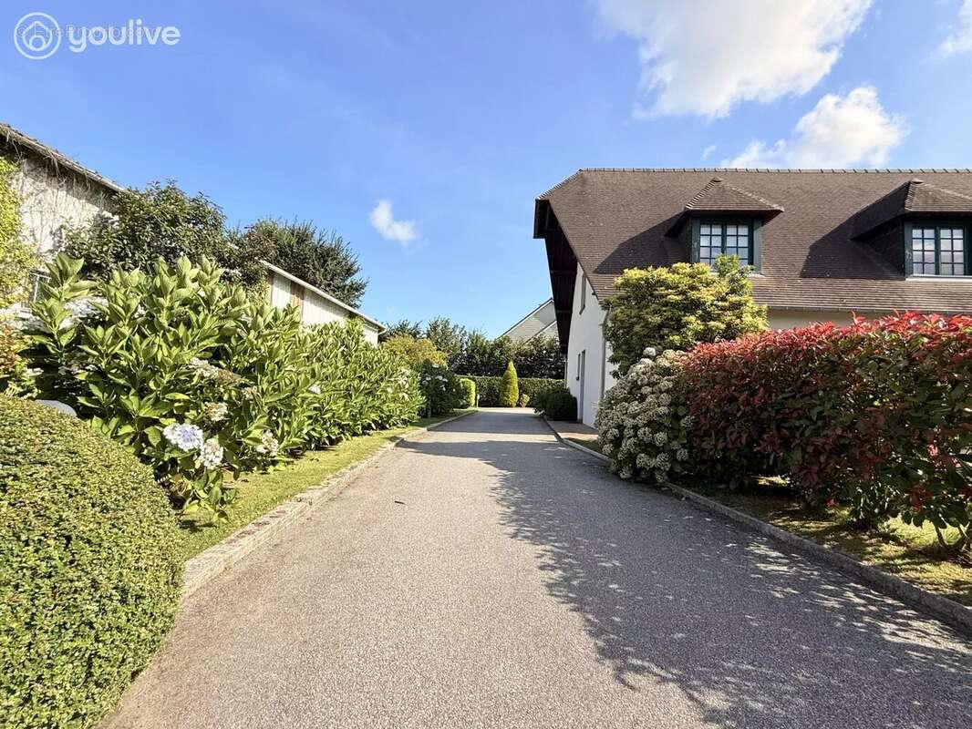 Maison à ANGERVILLE-LA-MARTEL