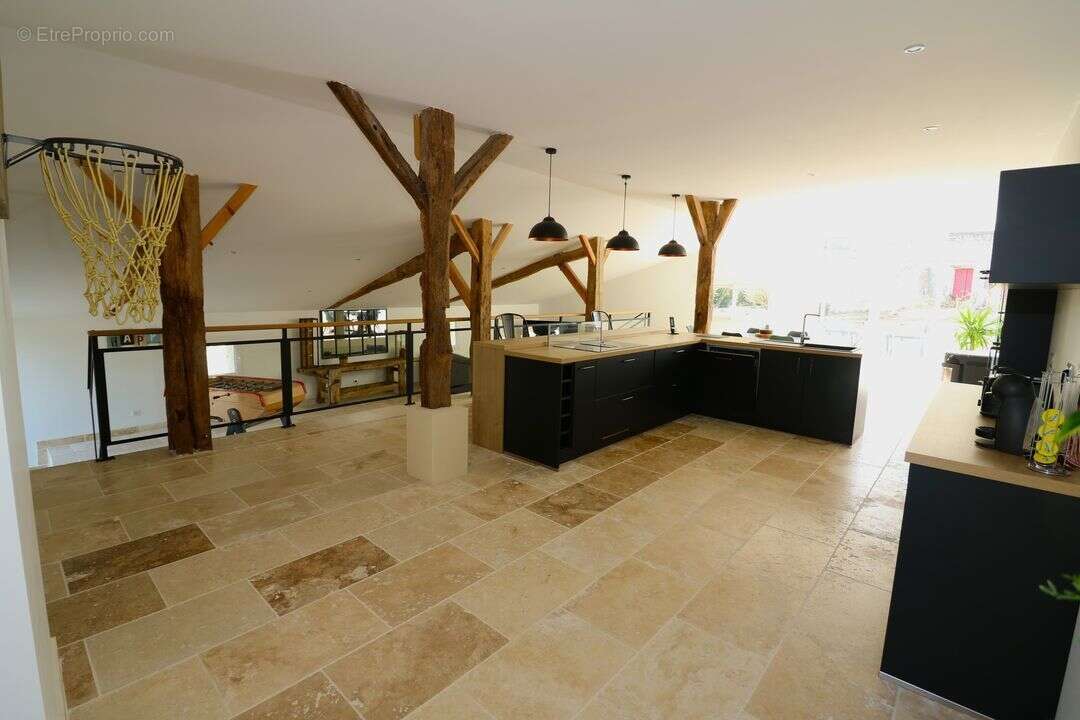 rénovation-pierres-terrain-piscine-poutre apparentes-gite-Rb - Maison à COCUMONT