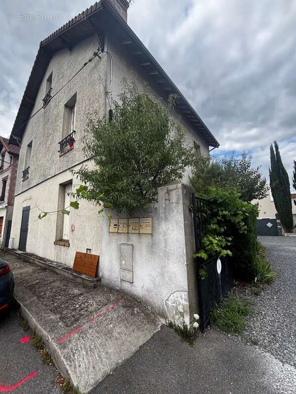 Appartement à SARTROUVILLE
