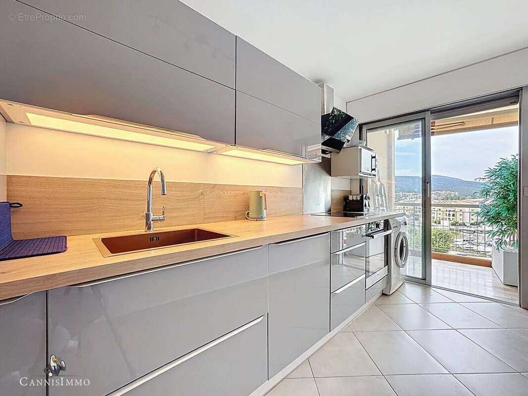 Appartement à MANDELIEU-LA-NAPOULE