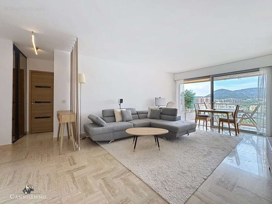 Appartement à MANDELIEU-LA-NAPOULE