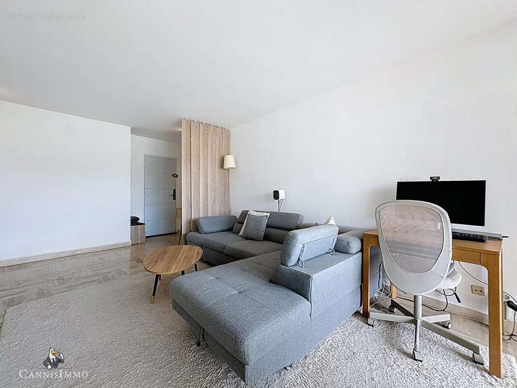 Appartement à MANDELIEU-LA-NAPOULE