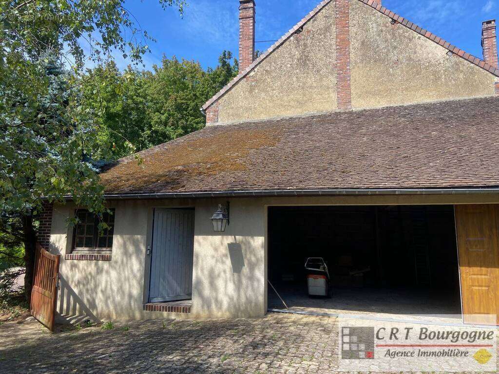 Maison à VILLIERS-SAINT-BENOIT