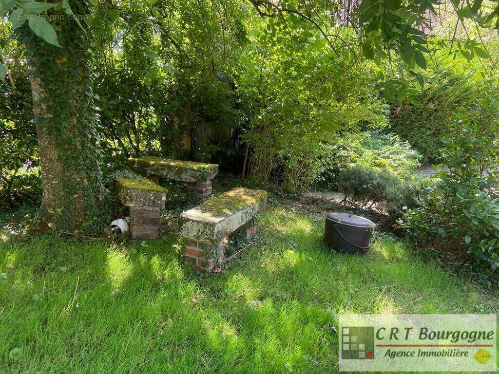 Maison à VILLIERS-SAINT-BENOIT