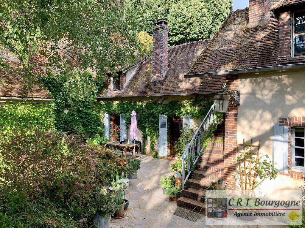 Maison à VILLIERS-SAINT-BENOIT