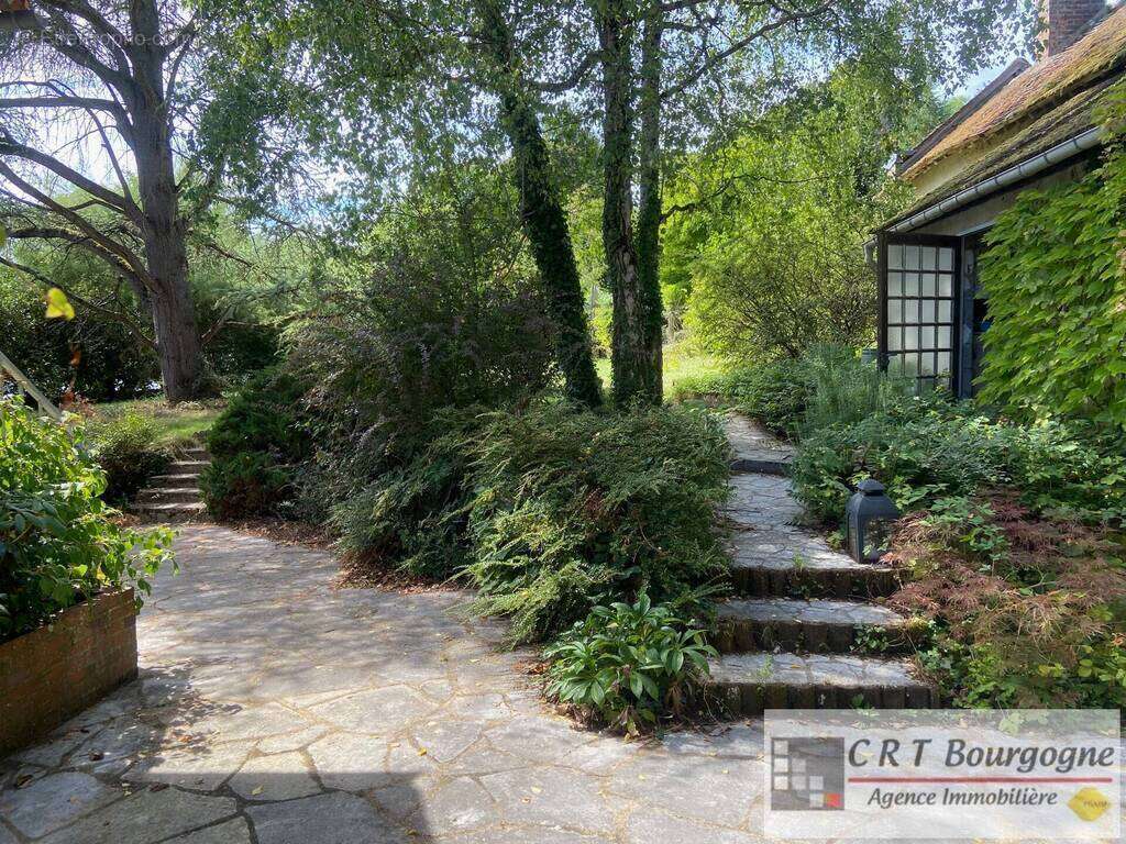 Maison à VILLIERS-SAINT-BENOIT