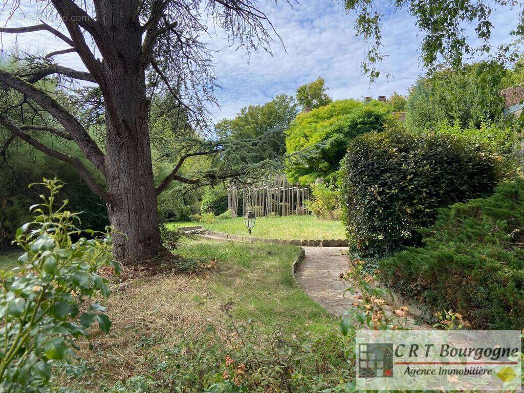 Maison à VILLIERS-SAINT-BENOIT