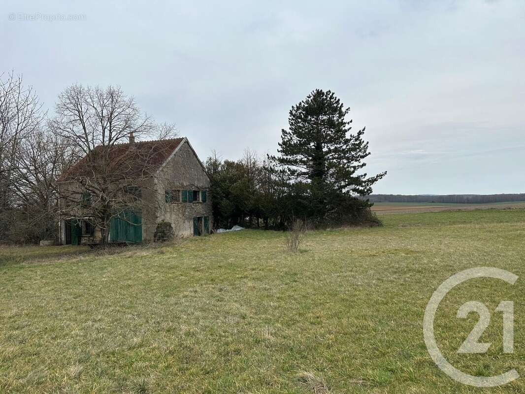 Maison à ETAIS-LA-SAUVIN