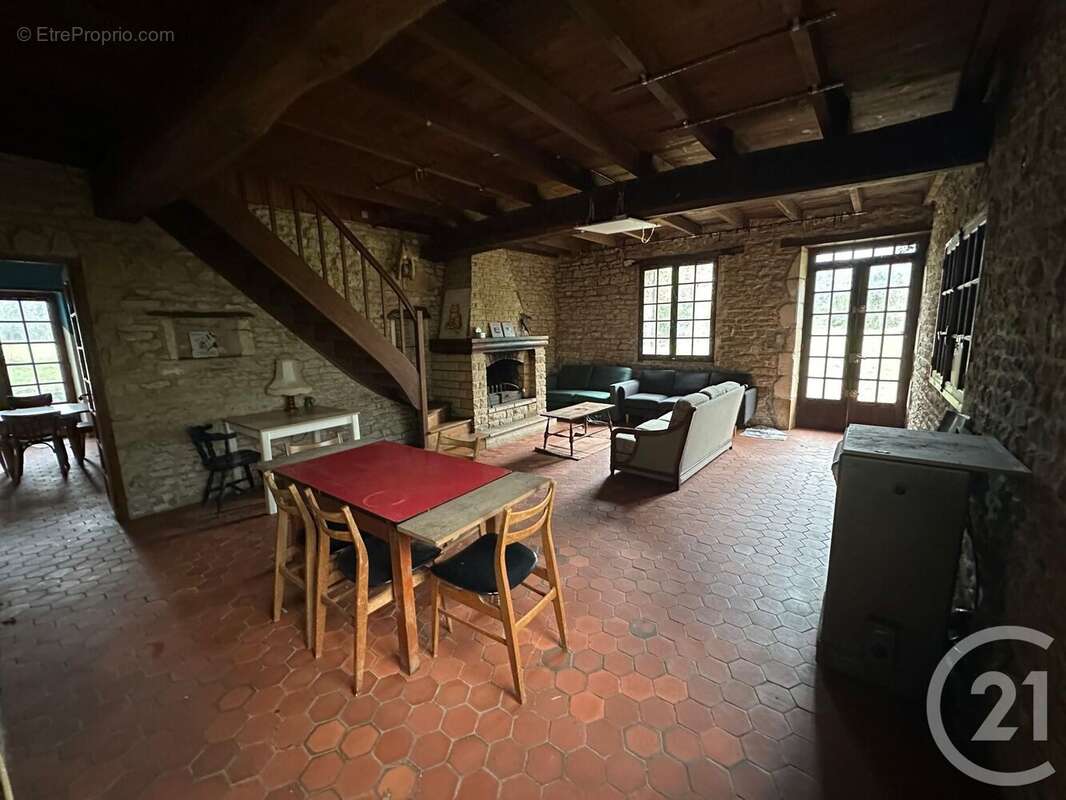 Maison à ETAIS-LA-SAUVIN