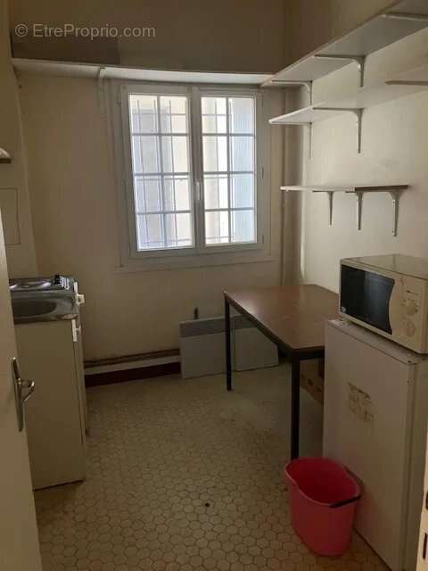 Commerce à PARCAY-MESLAY