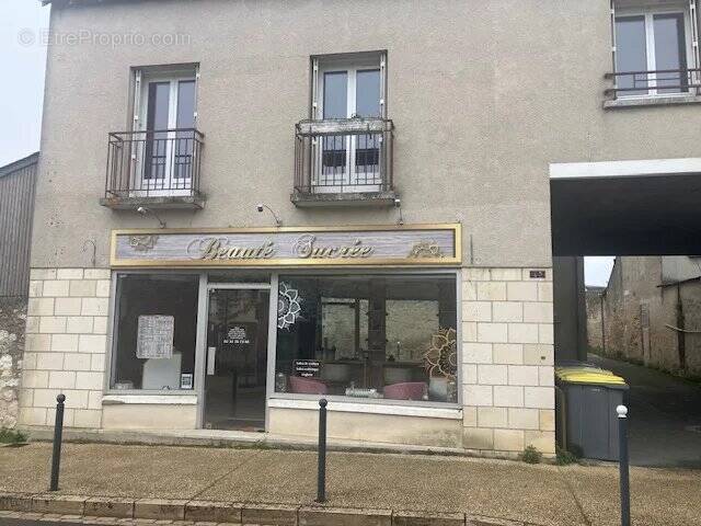 Commerce à PARCAY-MESLAY