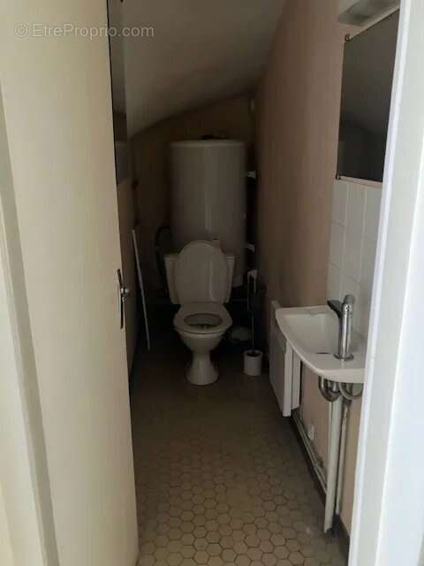 Commerce à PARCAY-MESLAY