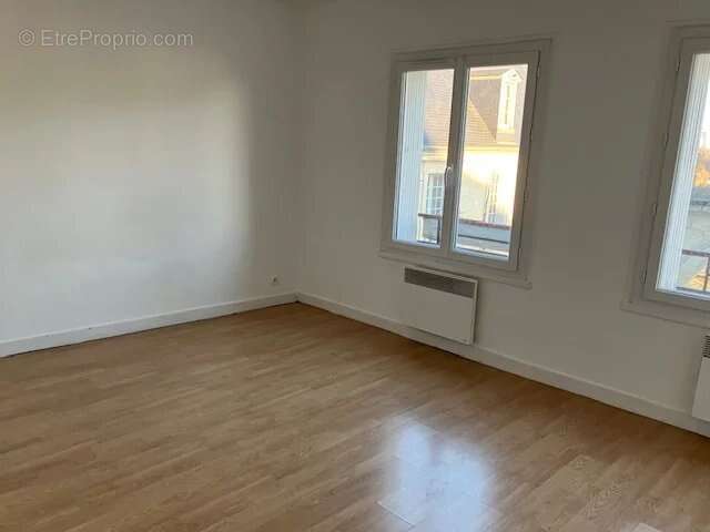 Appartement à PARCAY-MESLAY