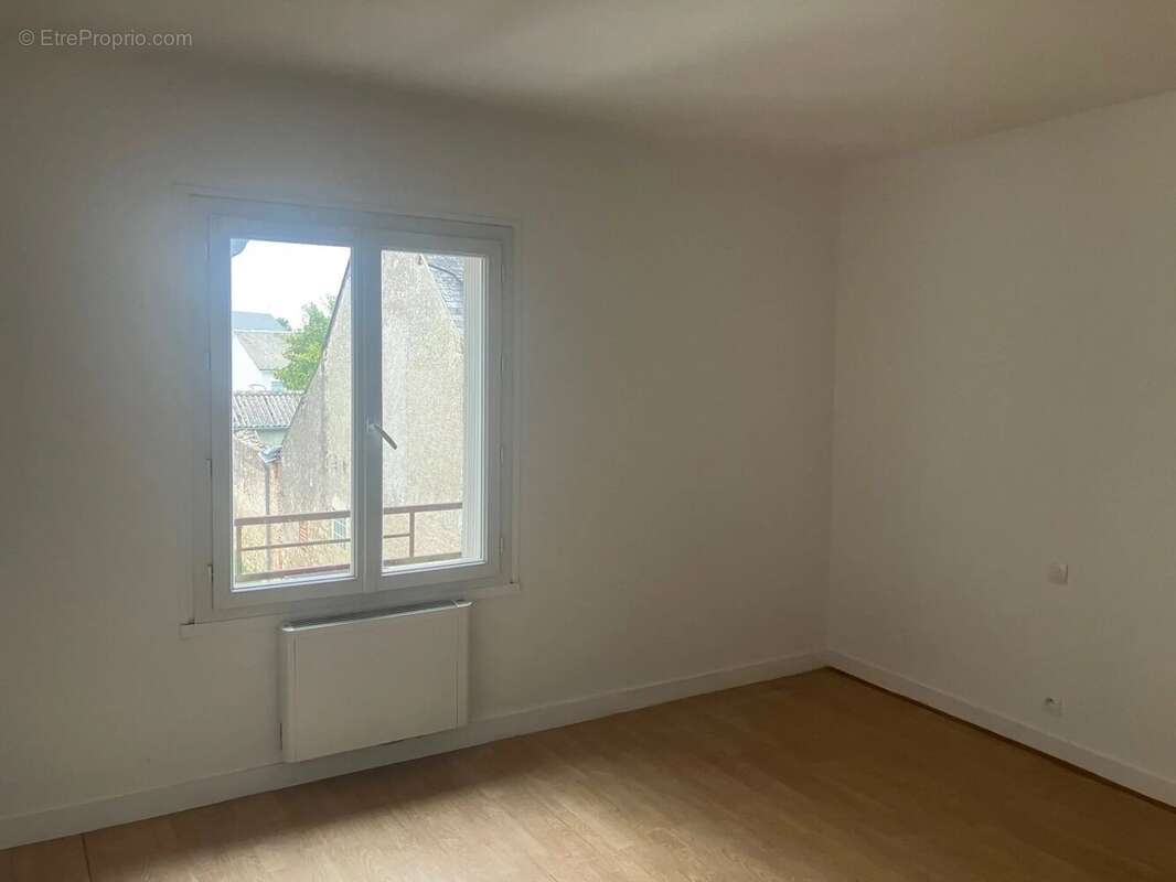 Appartement à PARCAY-MESLAY