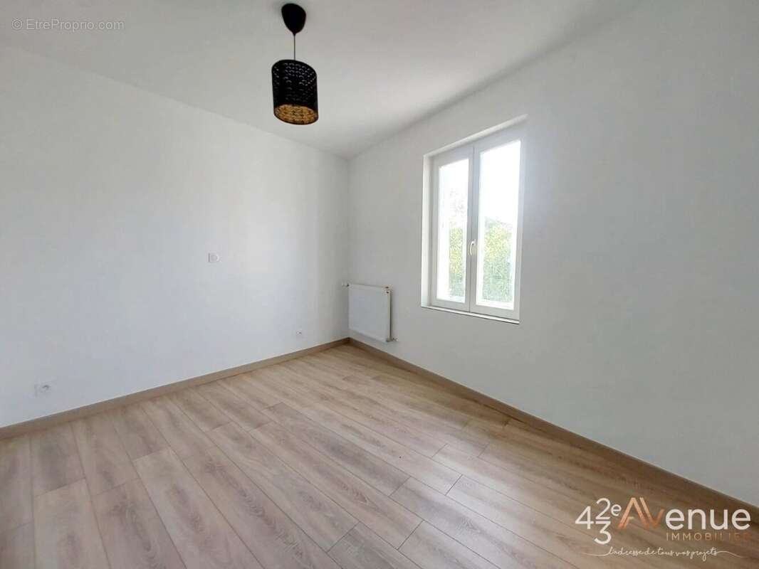 Appartement à UNIEUX