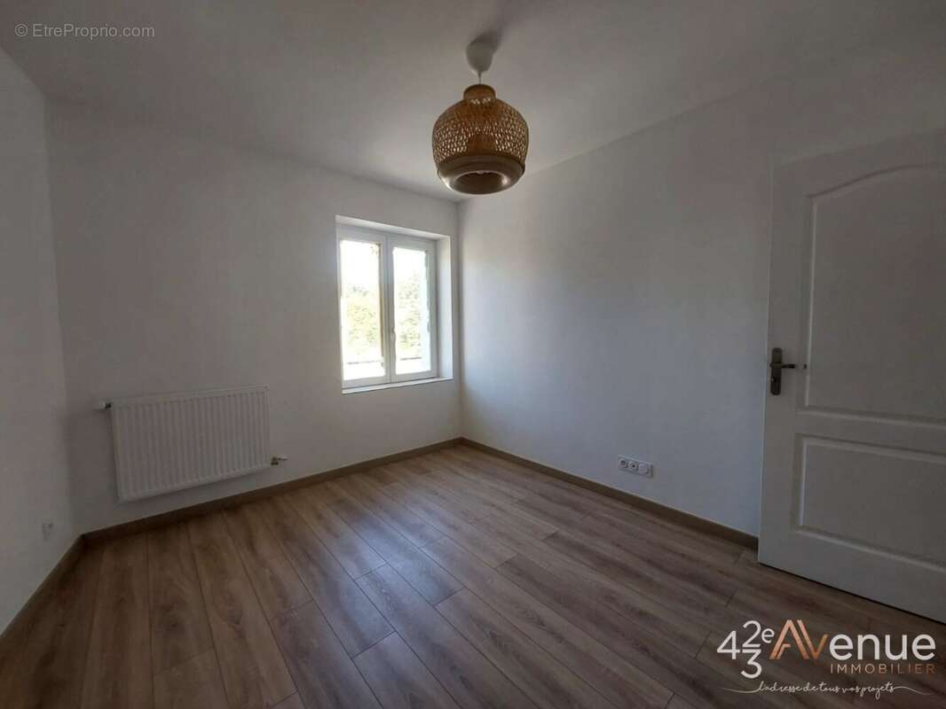 Appartement à UNIEUX