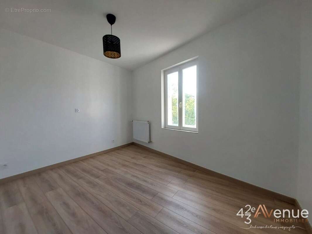 Appartement à UNIEUX