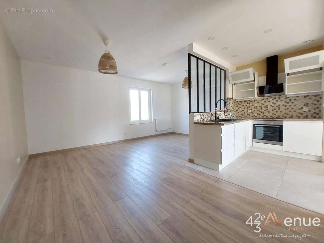 Appartement à UNIEUX
