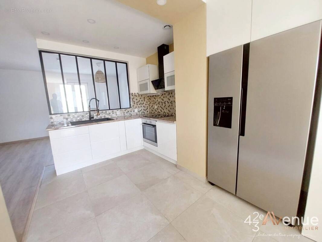 Appartement à UNIEUX