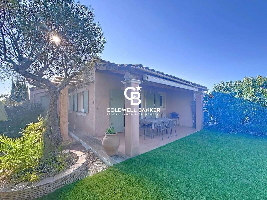 Maison à ROQUEBRUNE-SUR-ARGENS