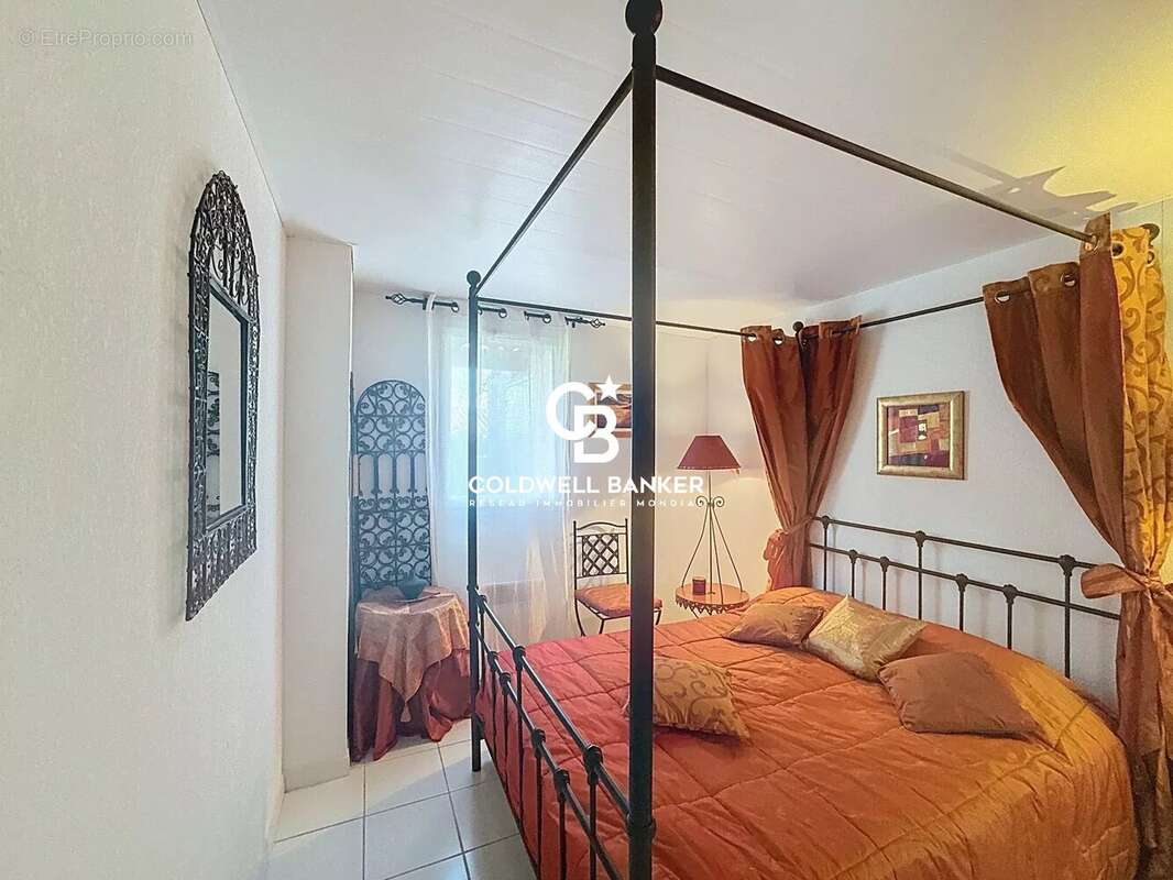 Maison à ROQUEBRUNE-SUR-ARGENS