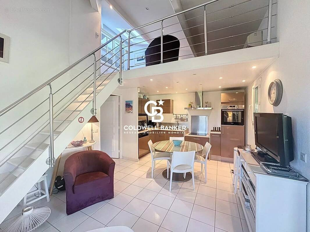 Maison à ROQUEBRUNE-SUR-ARGENS